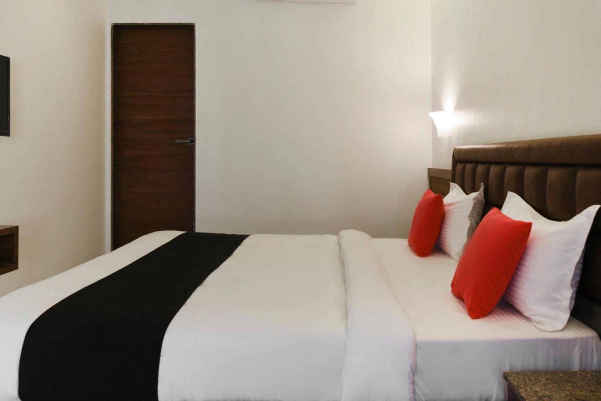 Oyo Flagship Hotel Shreeyash Executive Mangvadi Екстериор снимка