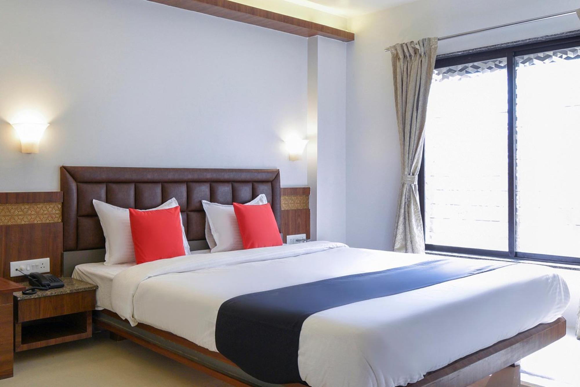 Oyo Flagship Hotel Shreeyash Executive Mangvadi Екстериор снимка