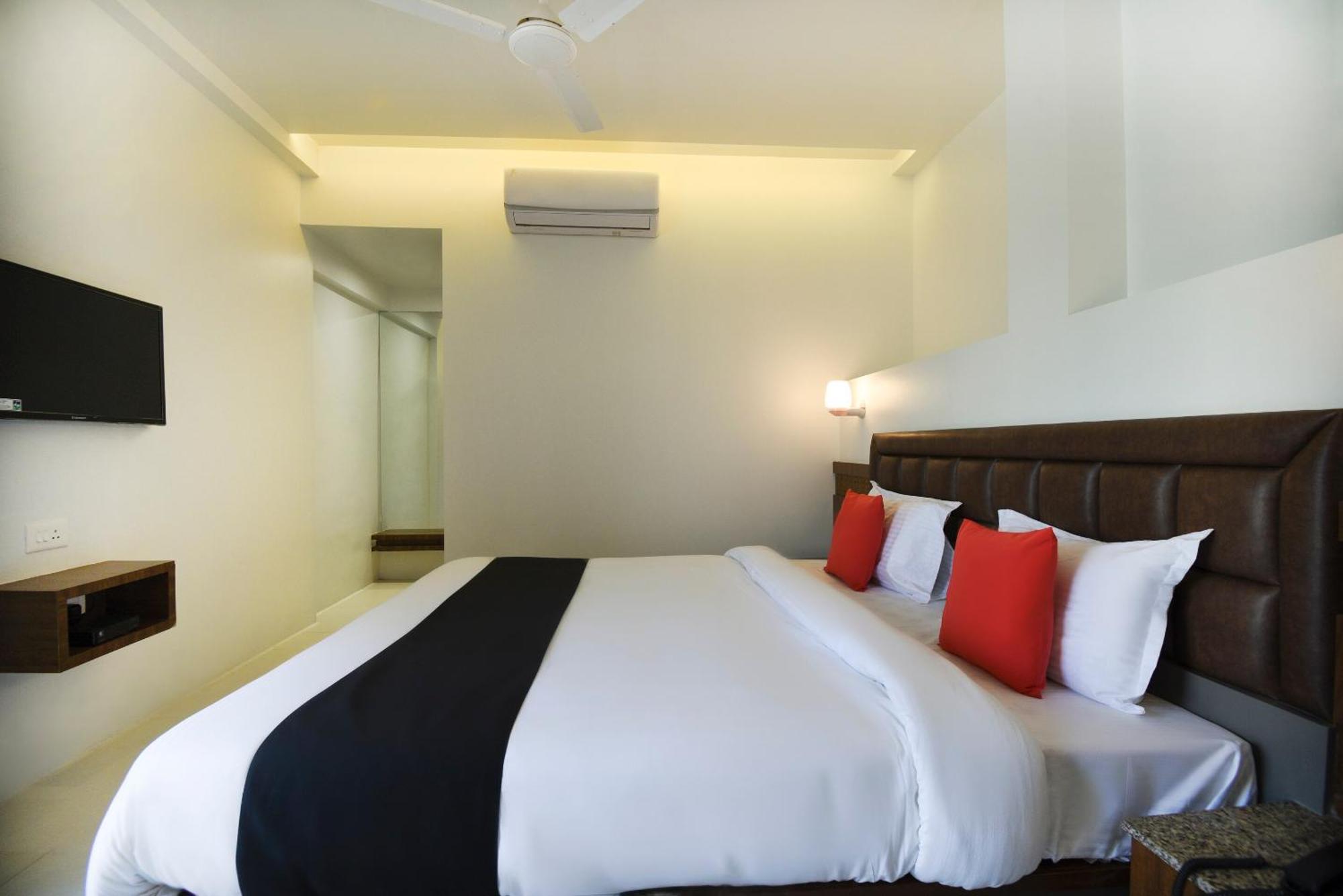 Oyo Flagship Hotel Shreeyash Executive Mangvadi Екстериор снимка