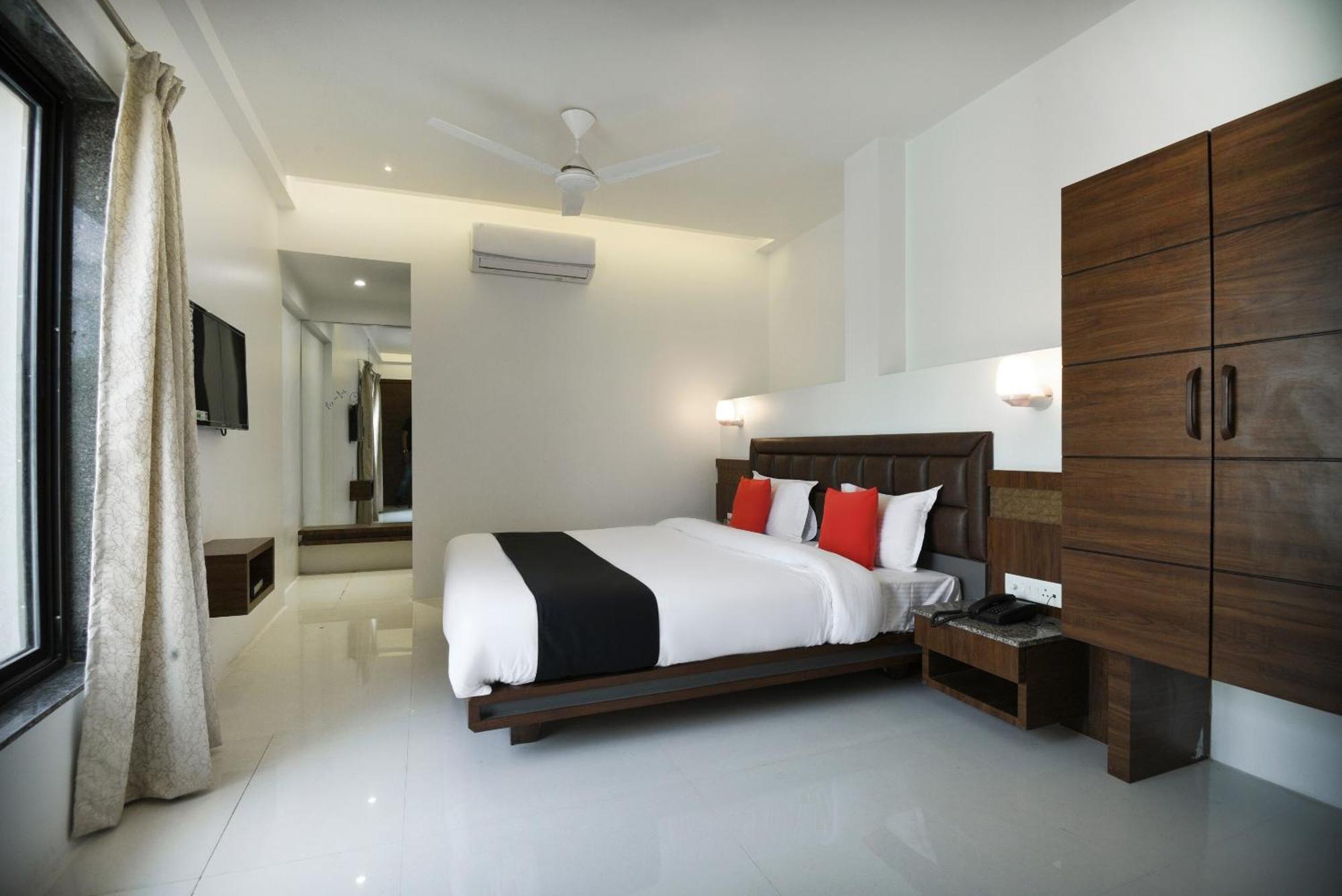 Oyo Flagship Hotel Shreeyash Executive Mangvadi Екстериор снимка